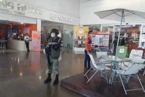 Guardia Nacional en tiendas. Foto cortesía