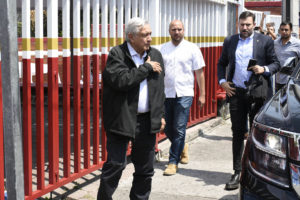 Andrés Manuel López Obrador visita Cuernavaca. Foto Máximo Cerdio