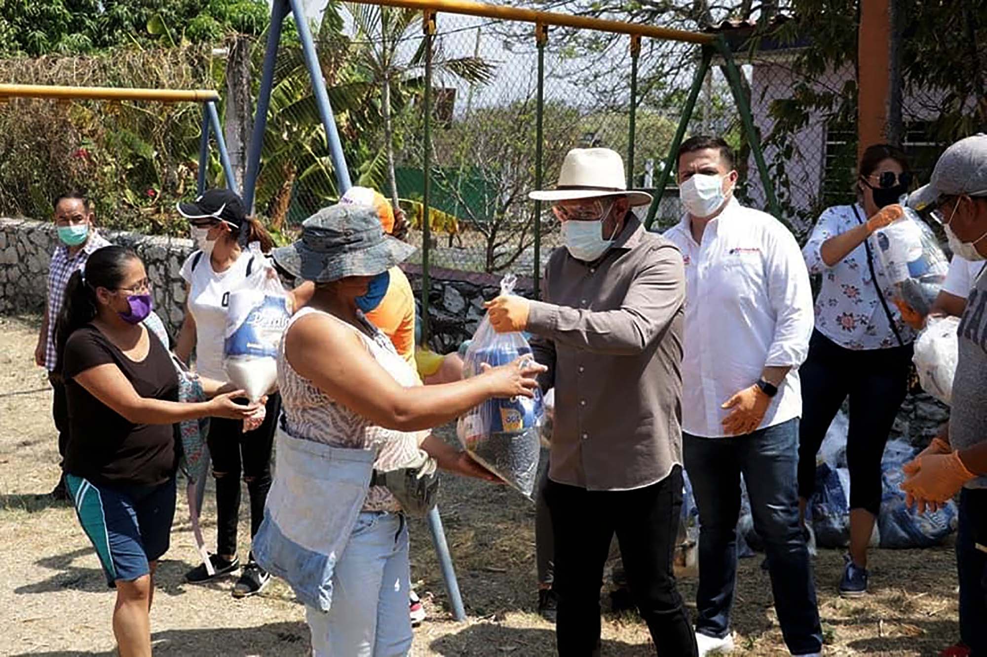 Alcalde de Yautepec Agustín Alonso Gutiérrez. Muro de facebook oficial del ayuntamiento