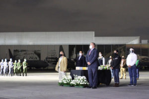 Recepción de cenizas de connacionales . Foto cortesía