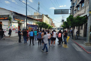 Comerciantes ambulantes en bloqueo. Foto cortesía