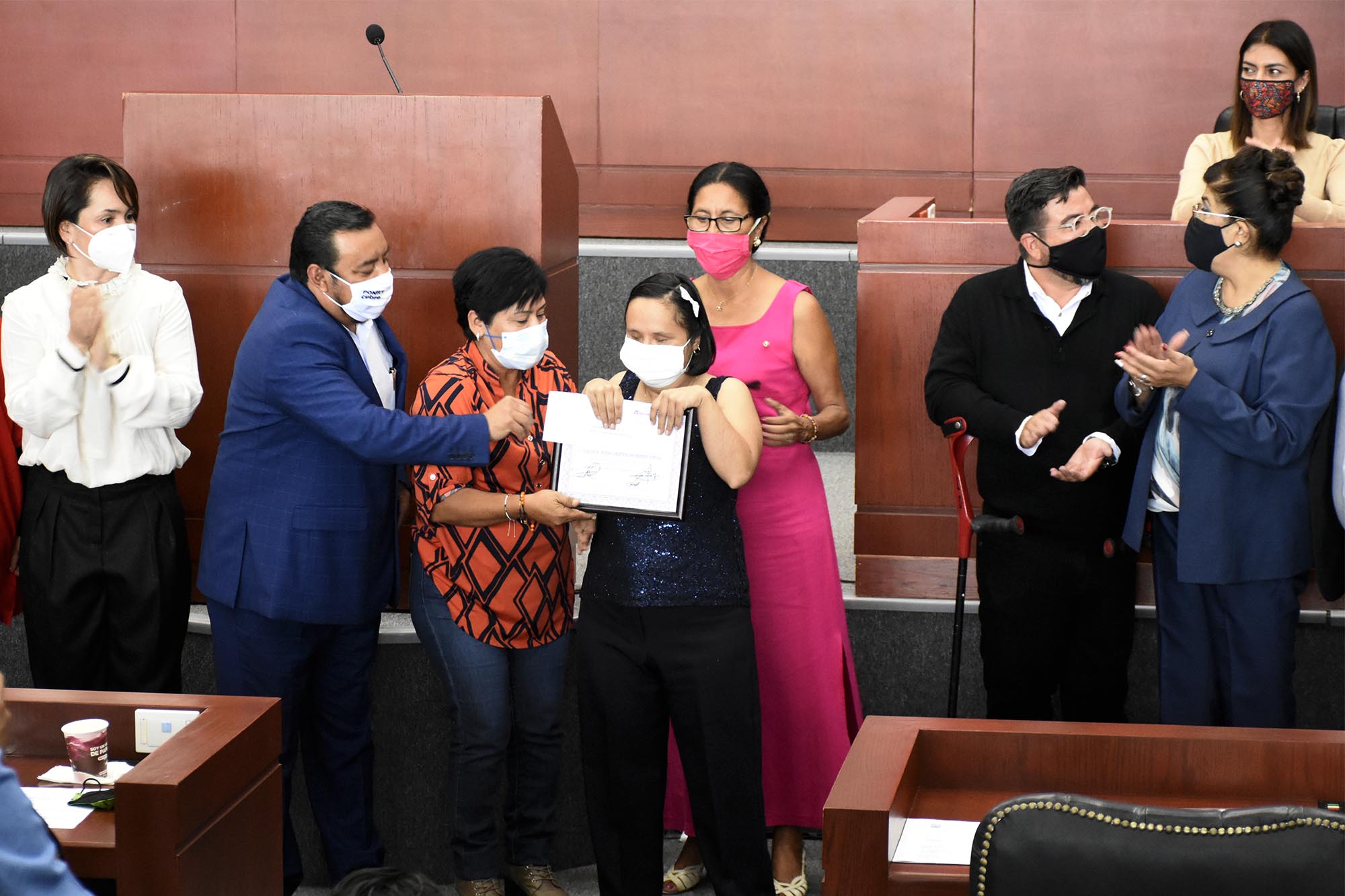 Margarita recibiendo el premio