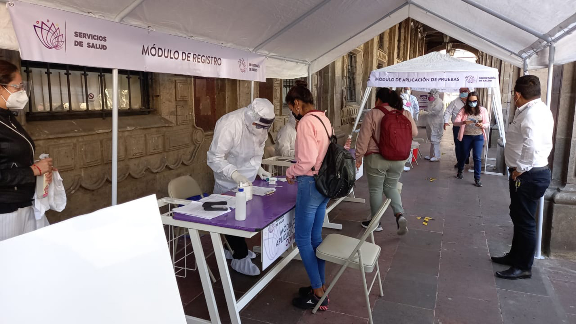 Módulo de prueba rápida de Covid-19 instalado en el centro de Cuernavaca. Foto cortesía