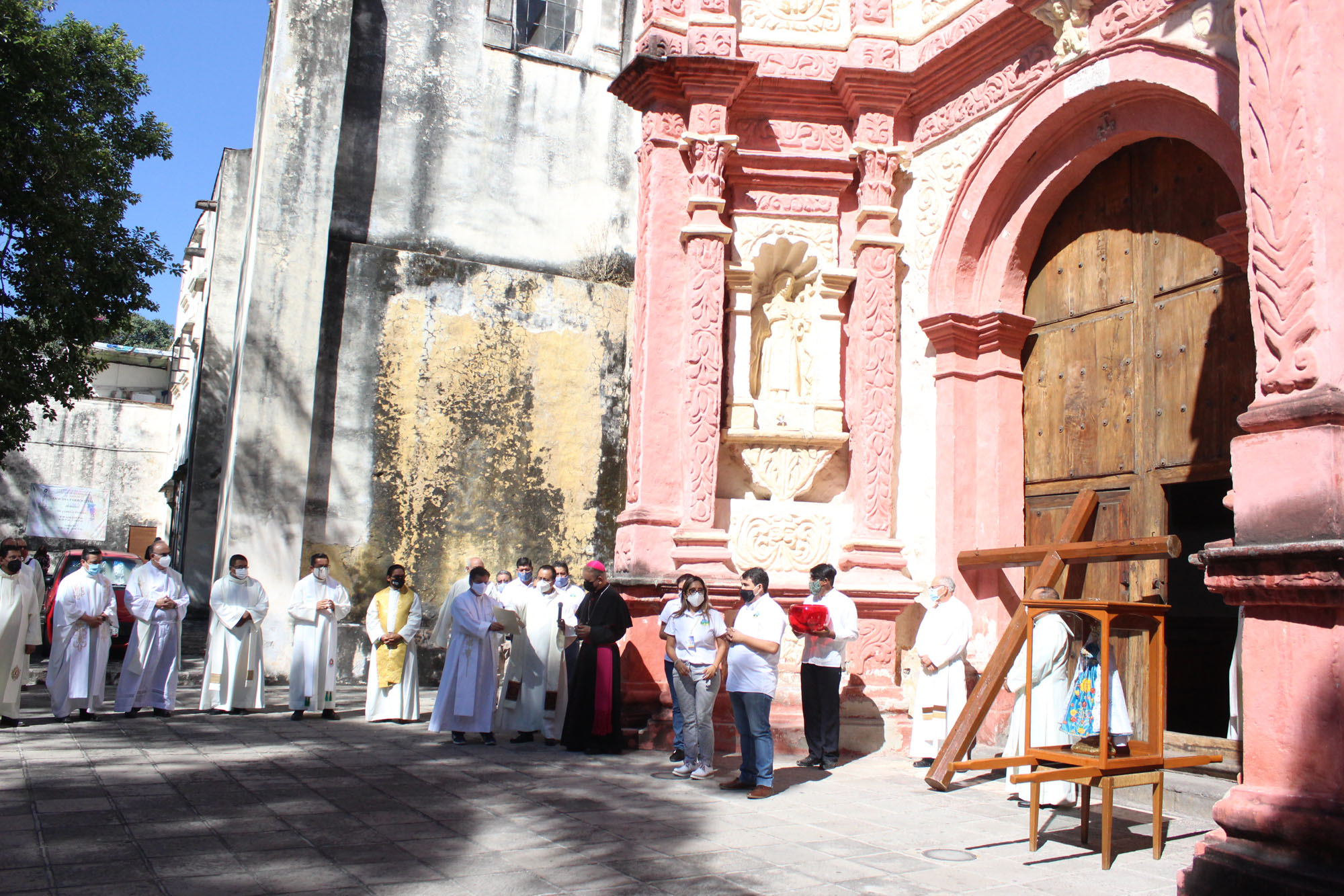 Protección civil en Catedral de Cuernavaca. Foto cortesía