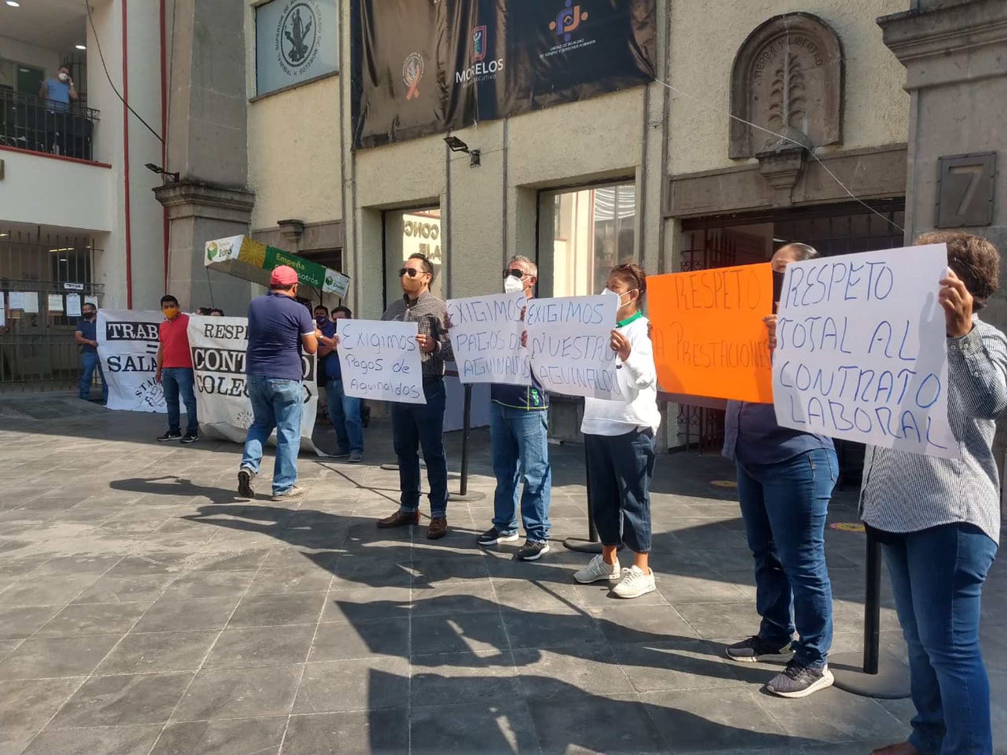 Trabajadores de STAUAEM en protesta. Foto cortesía