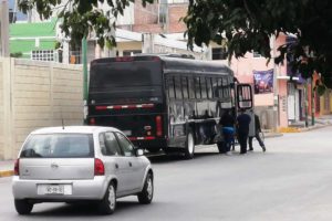 Autos y autobús