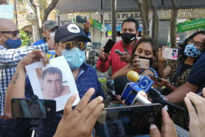 Familiares del profesor jubilado Sergio Isidoro Alquicira González. Foto cortesía