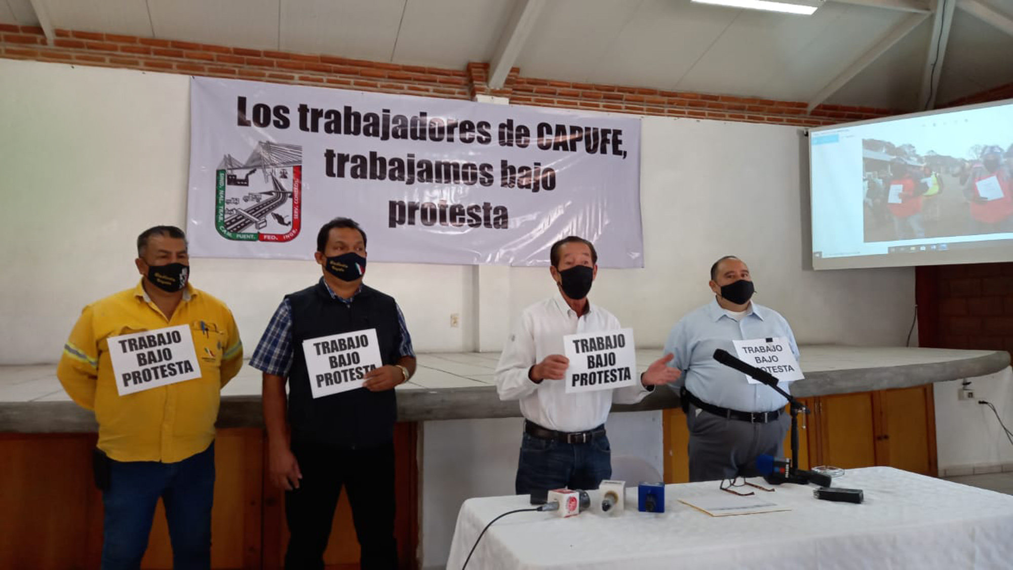 Trabajadores de CAPUFE en protesta ante falta de condiciones laborales. Foto cortesía