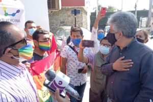 Confrontación de comunidad LGBT a IMPECAC. Foto cortesía