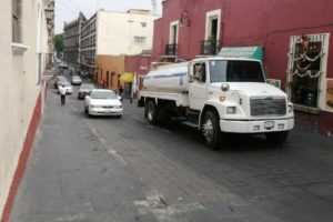 Pipa de agua . Foto de archivo