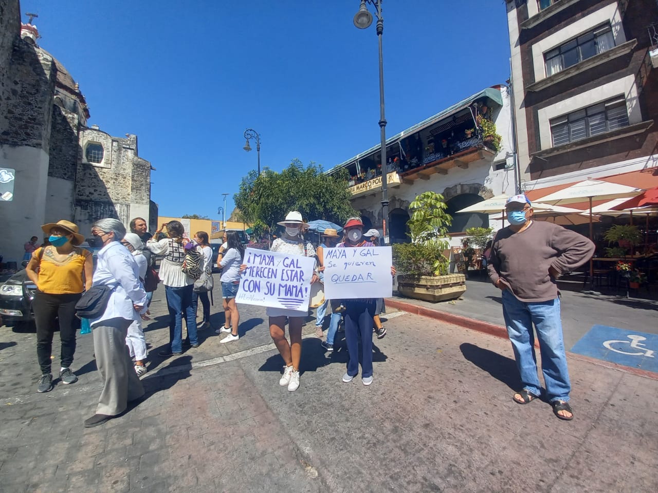 Marcha de protesta para regreso de menores entregadas a su padre israelí