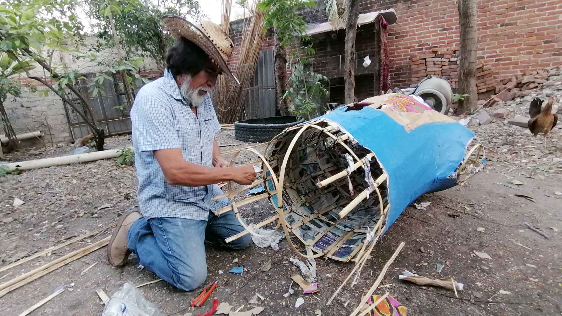 Alfonso construyendo al diablo