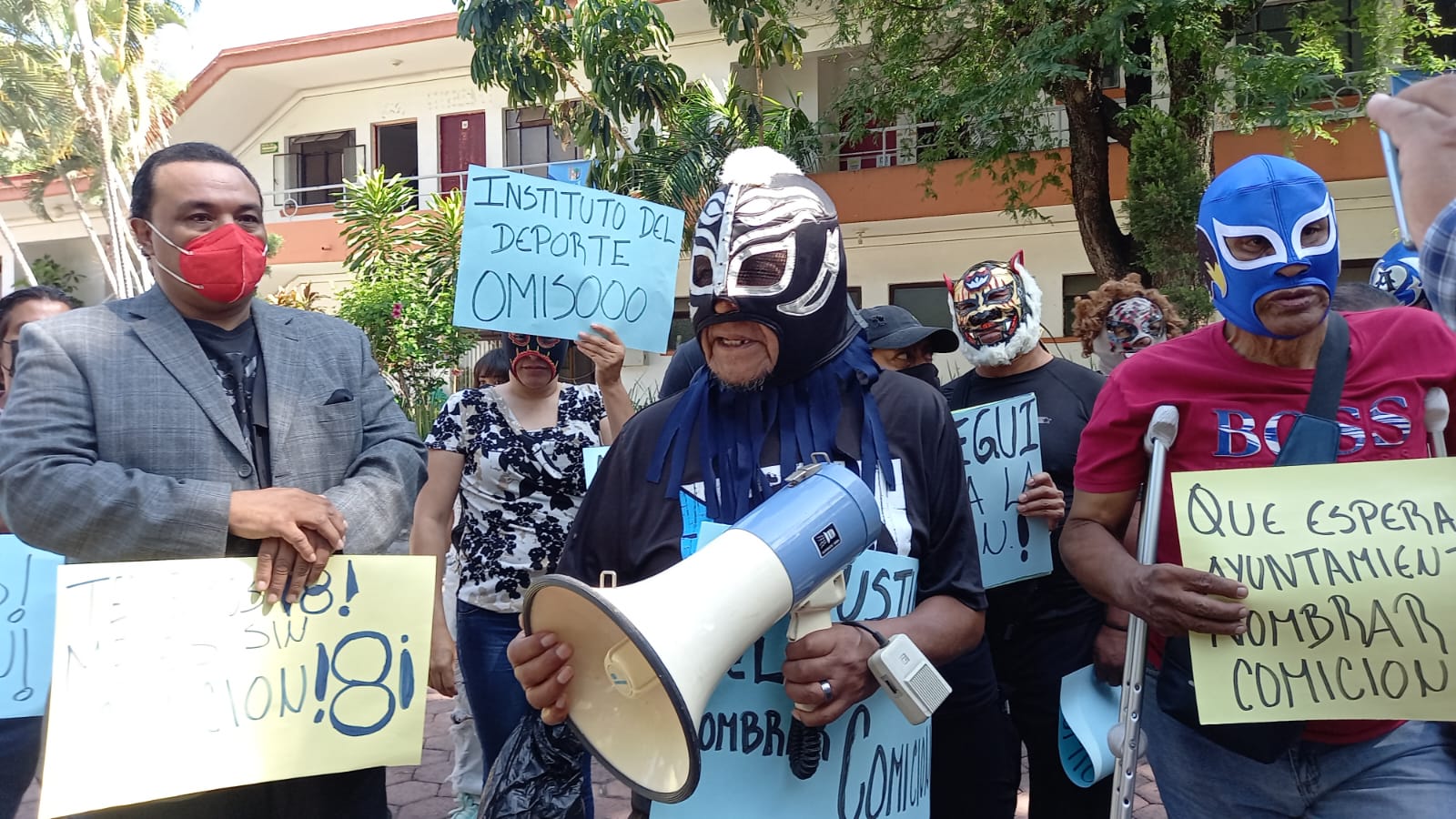 Luchadores protestan 