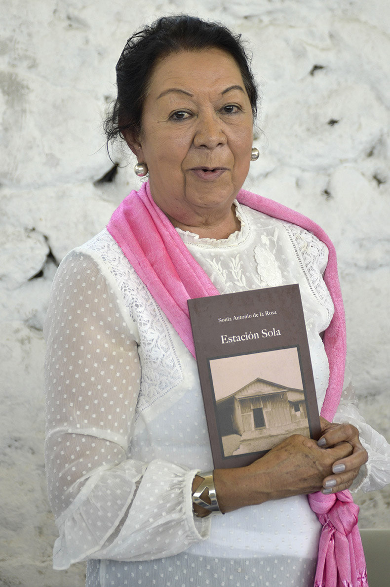 Sonia Antonio de la Rosa y su novela