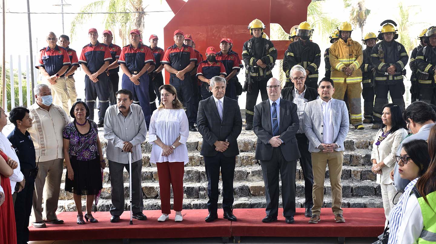 Presidium entrega de camiones