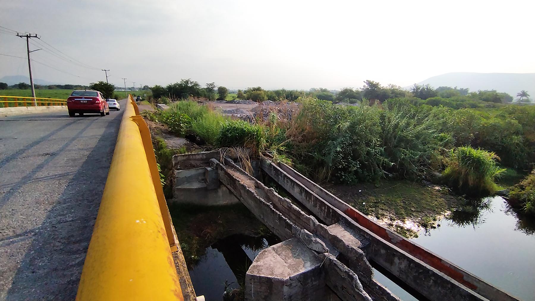 Foto A2 Construcción en orilla del río