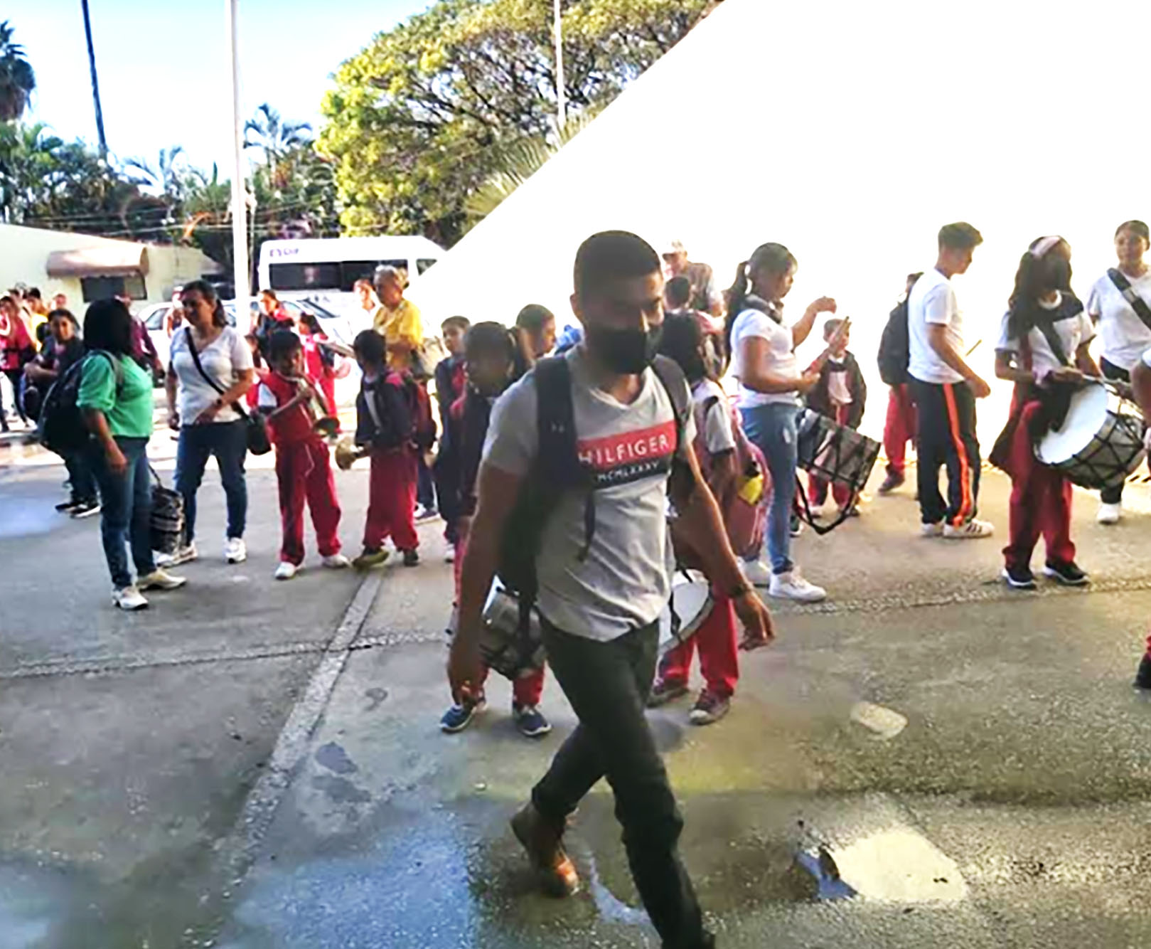 Protesta dentro del IEBEM