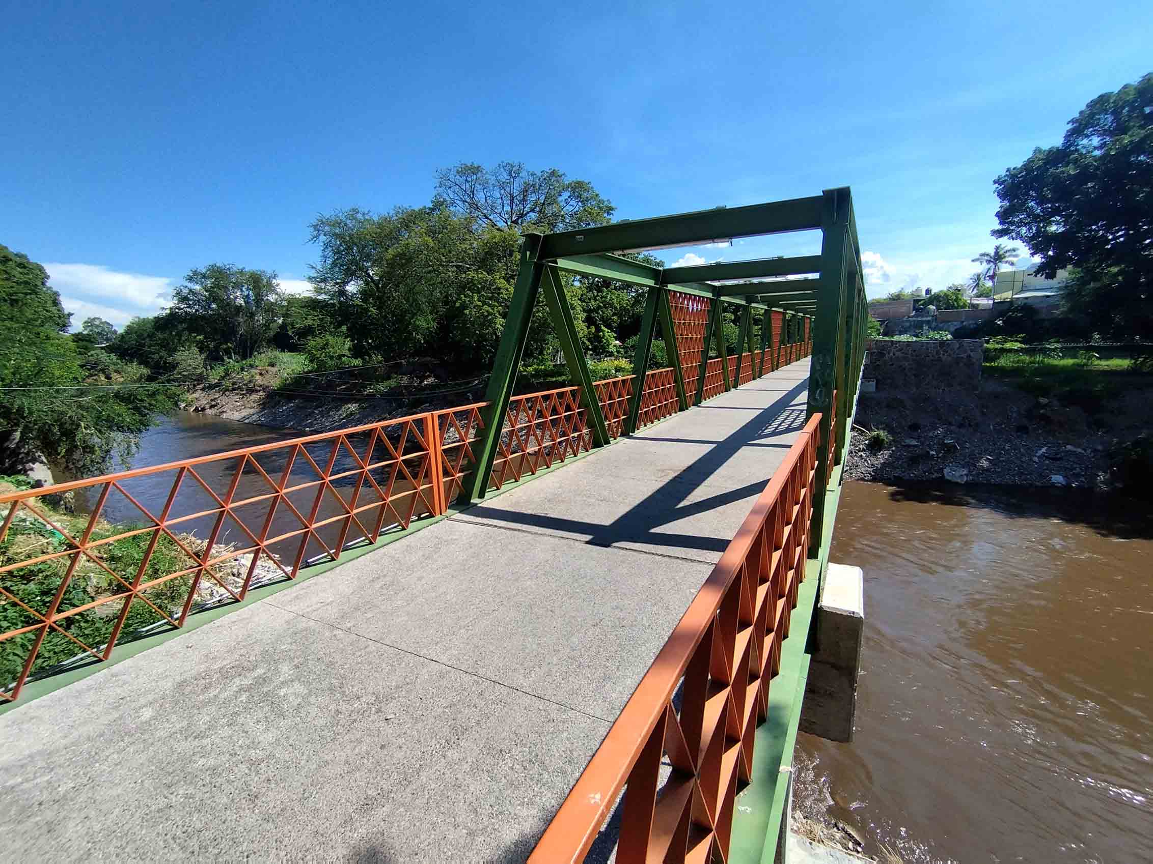 Río Apatlaco y puente.