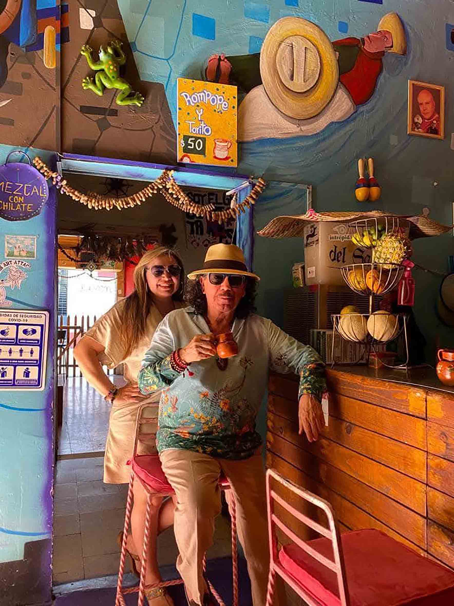 Carlos Santana en la pulquería