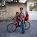 Abuelo y niños