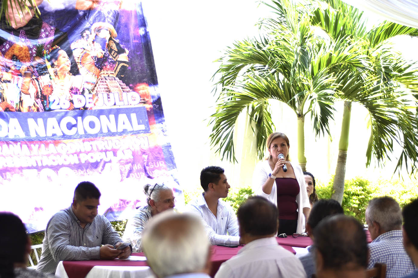Hortencia Figueroa Peralta durante la Asamblea de la Defensa de la Soberanía Nacional Morelos