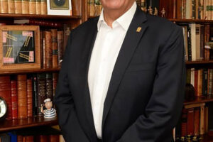 Vicente Quirarte, foto redes socailes